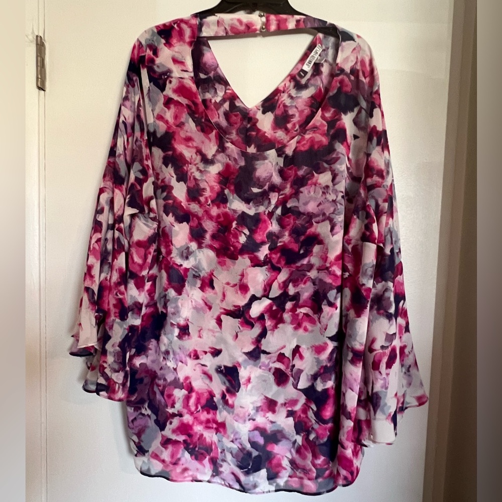 Women’s plus JLo Brand blouse